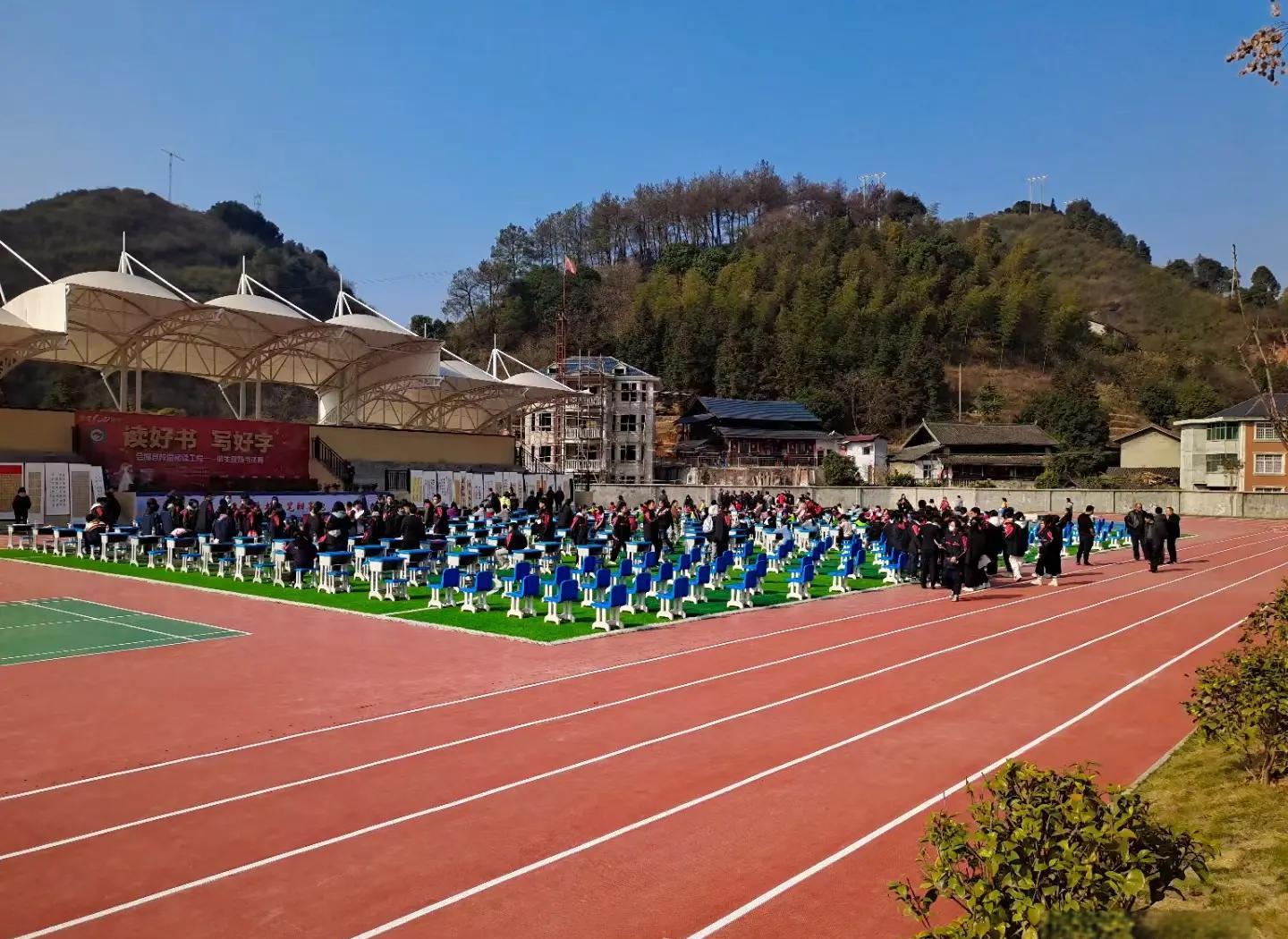 深圳市硅PU塑胶跑道 - 厂家